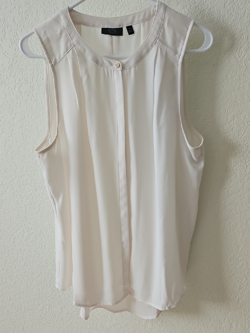 Apt. 9 Sleeveless Button-Neck Camisole in Cream